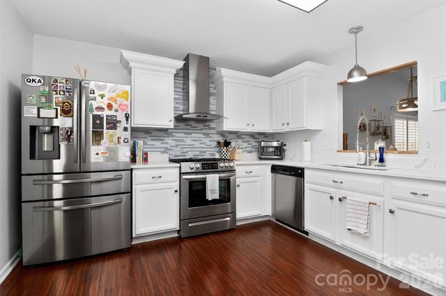 5422 Harris Cove Drive, Charlotte, NC 28269