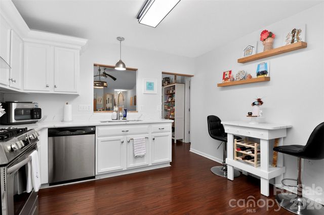 5422 Harris Cove Drive, Charlotte, NC 28269
