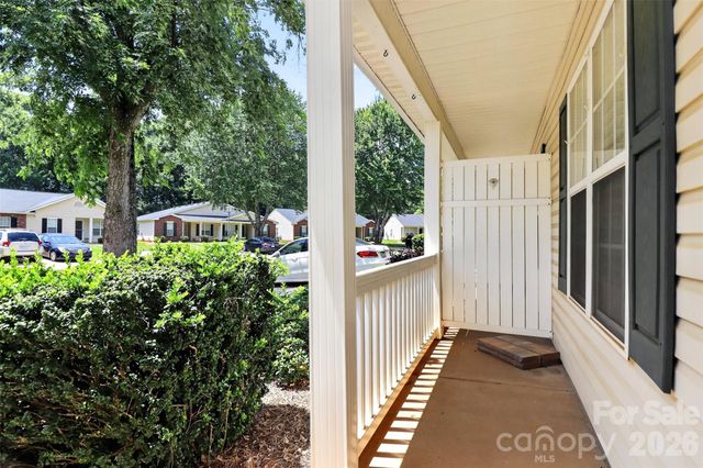 5422 Harris Cove Drive, Charlotte, NC 28269