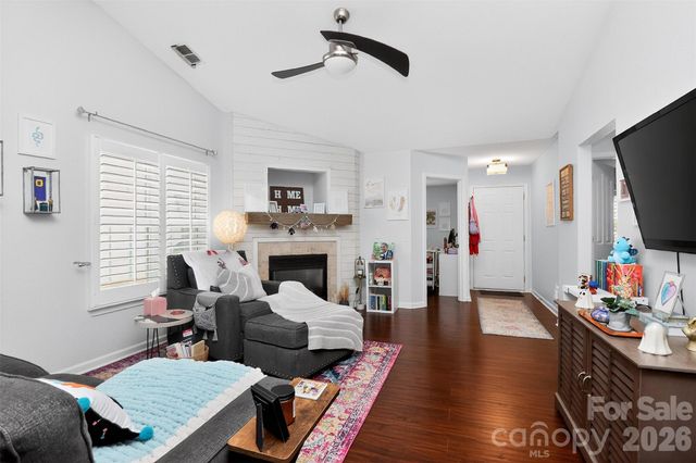 5422 Harris Cove Drive, Charlotte, NC 28269