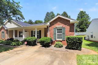 5422 Harris Cove Drive, Charlotte, NC 28269