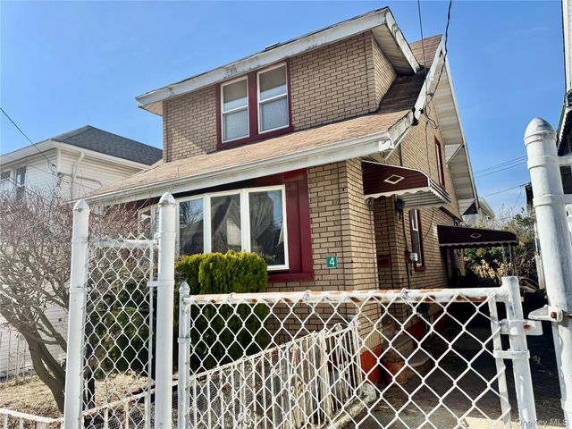 4 Highland Court, Far Rockaway, NY 11691