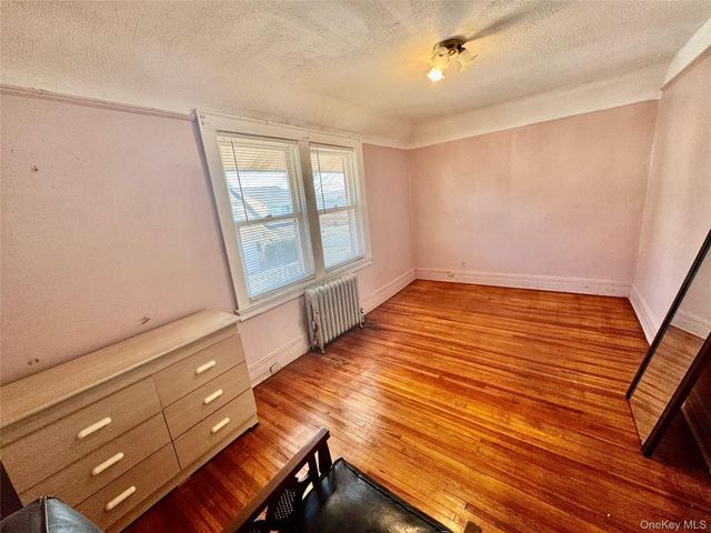 4 Highland Court, Far Rockaway, NY 11691