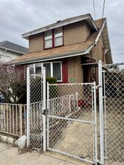 4 Highland Court, Far Rockaway, NY 11691