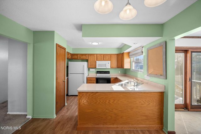 3845 Fairwood Drive, Sylvania, OH 43560