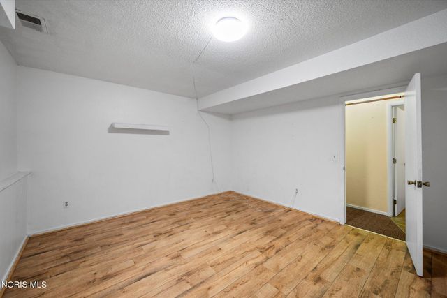 3845 Fairwood Drive, Sylvania, OH 43560