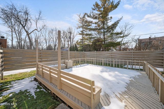 3845 Fairwood Drive, Sylvania, OH 43560