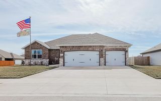 2822 E Bradford Street, Republic, MO 65738