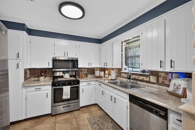 8518 Hollow Bluff Drive, Haughton, LA 71037