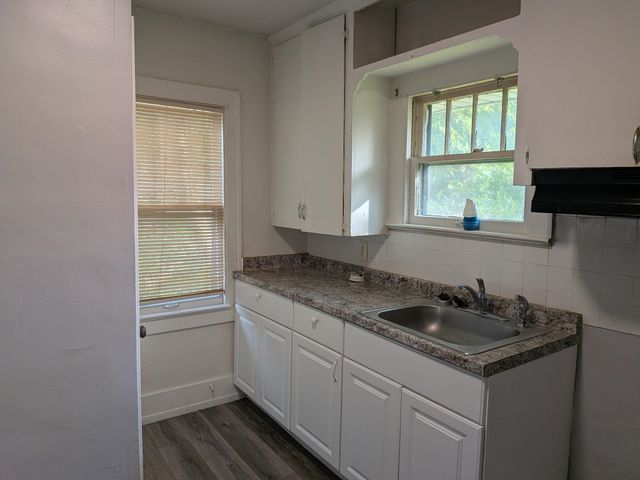 2415 Begole Street, Flint, MI 48504