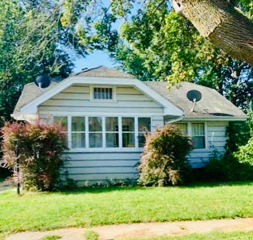 2415 Begole Street, Flint, MI 48504