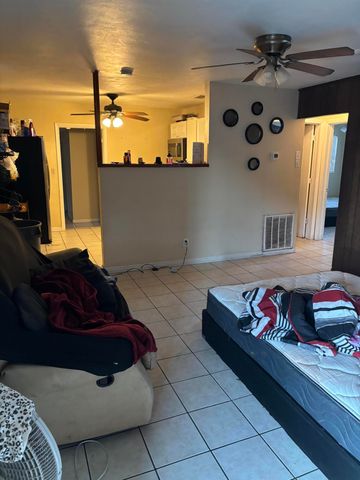 390 SW 7th Rd Road SW, Vero Beach, FL 32962