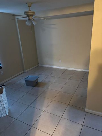 390 SW 7th Rd Road SW, Vero Beach, FL 32962