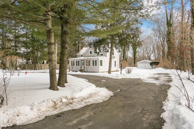 360 S Country Road, Brookhaven, NY 11719