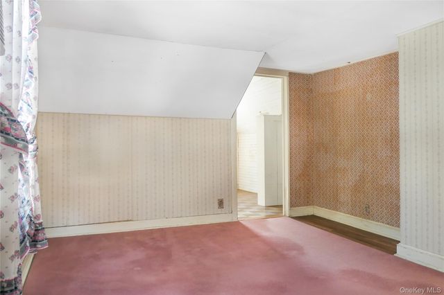 360 S Country Road, Brookhaven, NY 11719