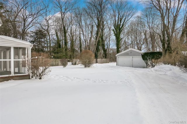 360 S Country Road, Brookhaven, NY 11719