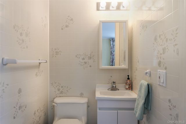 360 S Country Road, Brookhaven, NY 11719