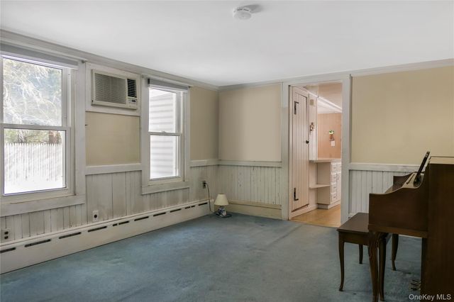 360 S Country Road, Brookhaven, NY 11719