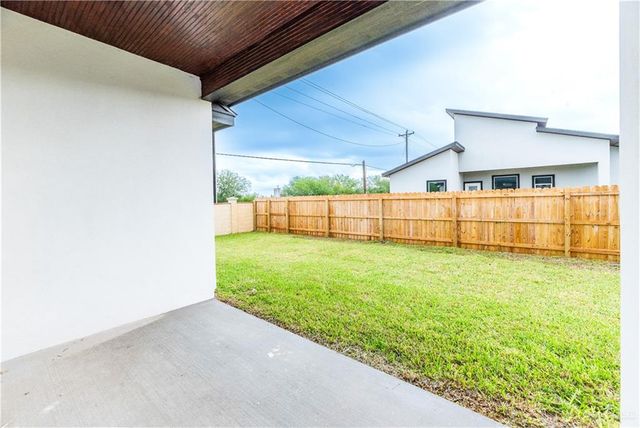 9226 N 25th Lane, Mcallen, TX 78504