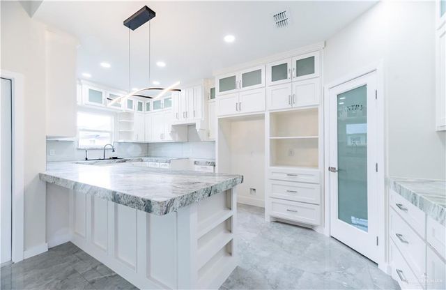 9226 N 25th Lane, Mcallen, TX 78504