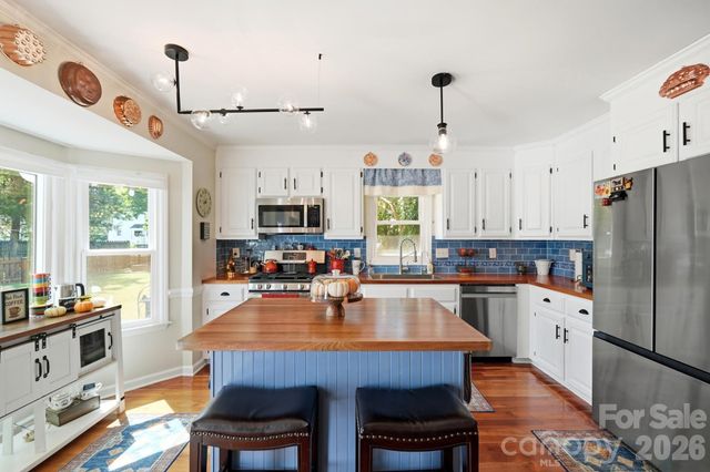 7812 Ridgeloch Place, Charlotte, NC 28226