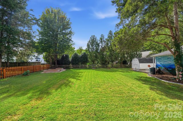 7812 Ridgeloch Place, Charlotte, NC 28226