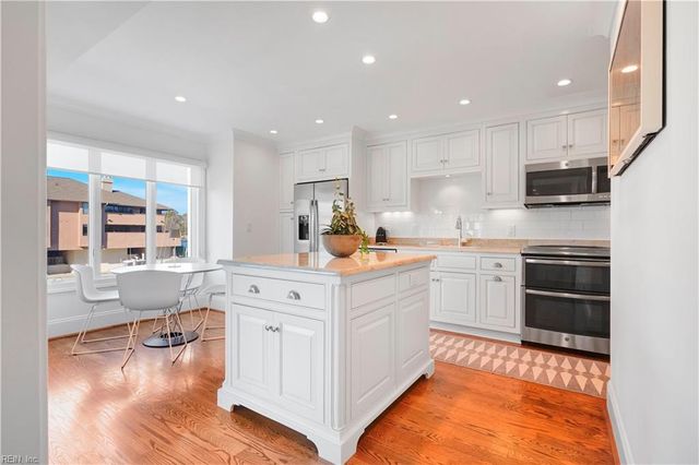 700 Oriole Dr Apt 515, Virginia Beach, VA 23451