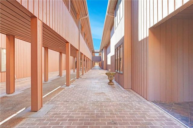 700 Oriole Dr Apt 515, Virginia Beach, VA 23451