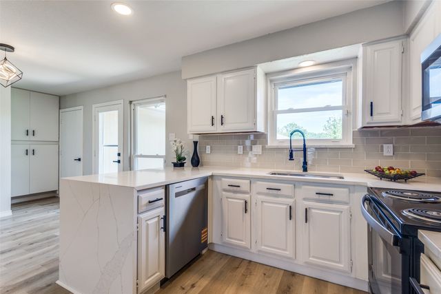 900 Hillside Lane, Flower Mound, TX 75028