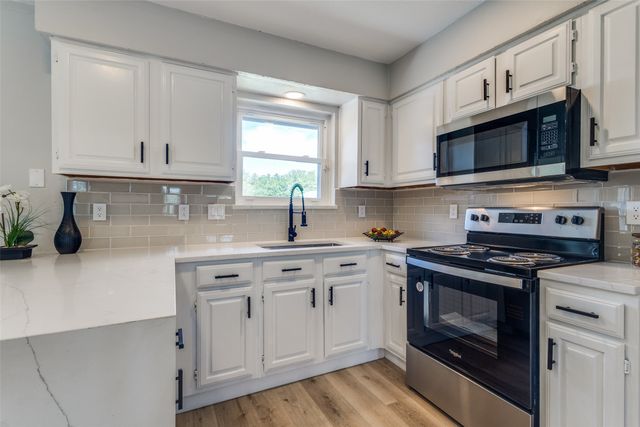 900 Hillside Lane, Flower Mound, TX 75028