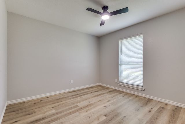 900 Hillside Lane, Flower Mound, TX 75028