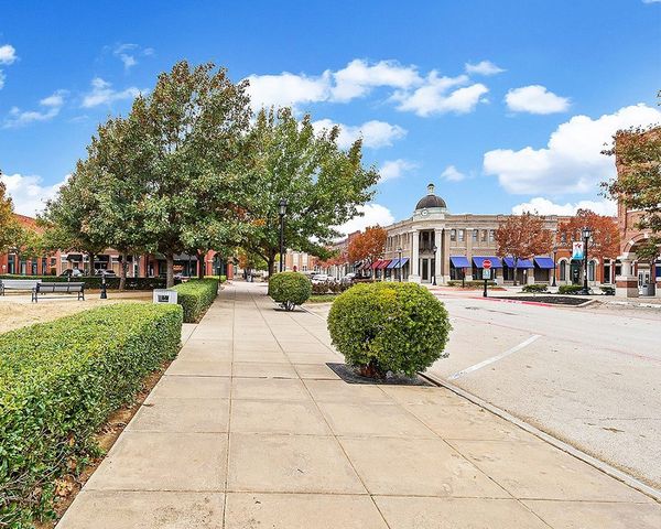 900 Hillside Lane, Flower Mound, TX 75028