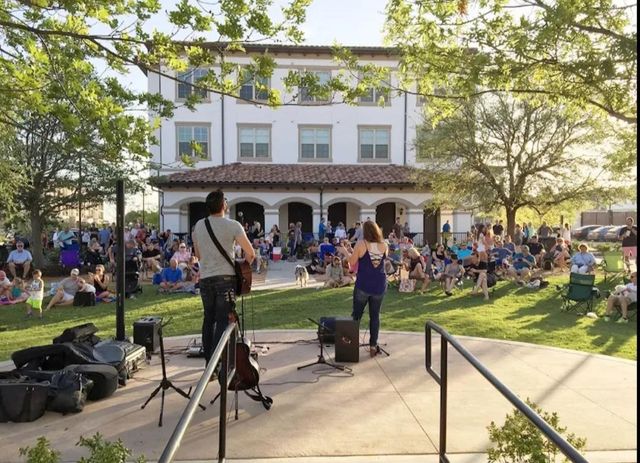 900 Hillside Lane, Flower Mound, TX 75028