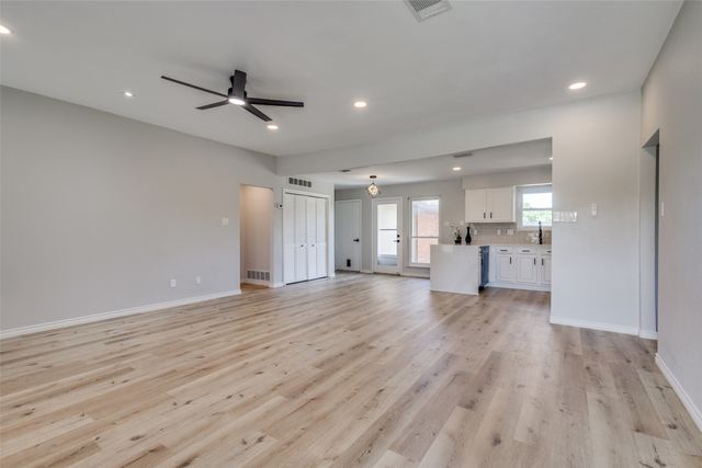 900 Hillside Lane, Flower Mound, TX 75028