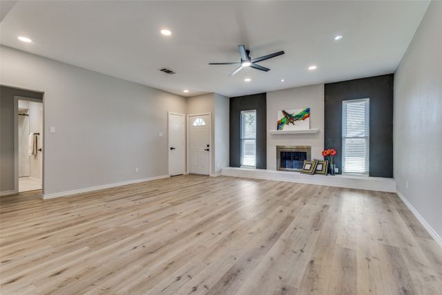 900 Hillside Lane, Flower Mound, TX 75028