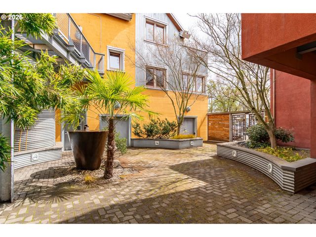 321 MILL St 4, Eugene, OR 97401