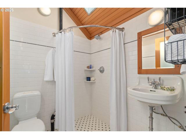 321 MILL St 4, Eugene, OR 97401