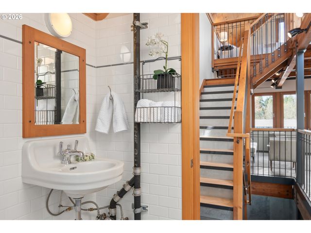 321 MILL St 4, Eugene, OR 97401