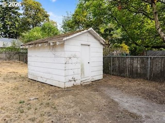 10505 Se LONG St, Portland, OR 97266