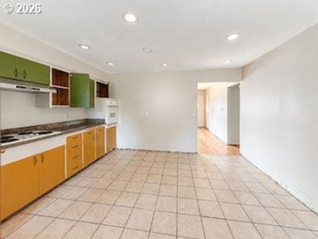 10505 Se LONG St, Portland, OR 97266