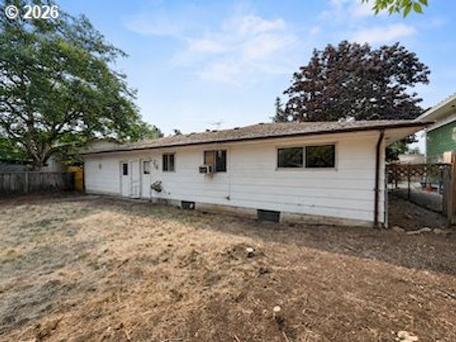 10505 Se LONG St, Portland, OR 97266
