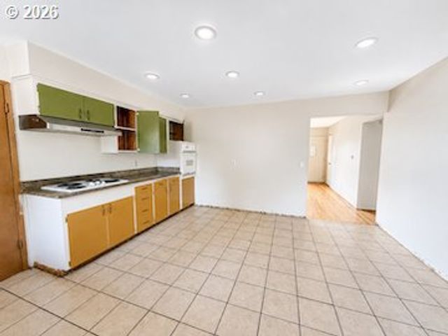 10505 Se LONG St, Portland, OR 97266