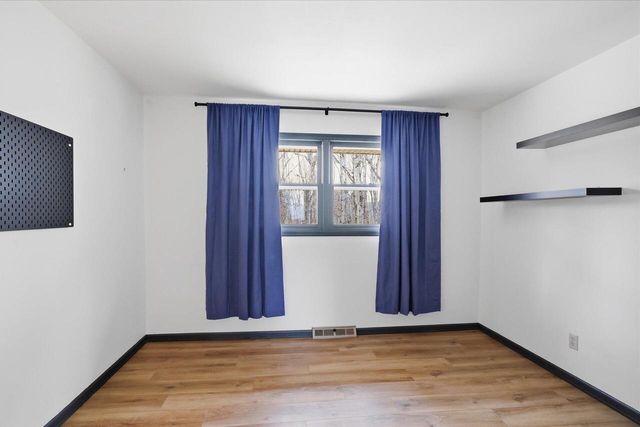 4615 S Camrose AVENUE, New Berlin, WI 53151