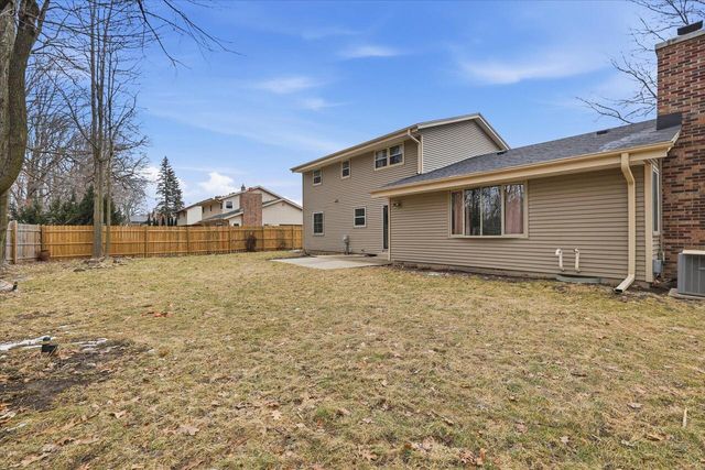 4615 S Camrose AVENUE, New Berlin, WI 53151