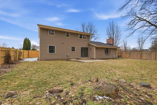 4615 S Camrose AVENUE, New Berlin, WI 53151