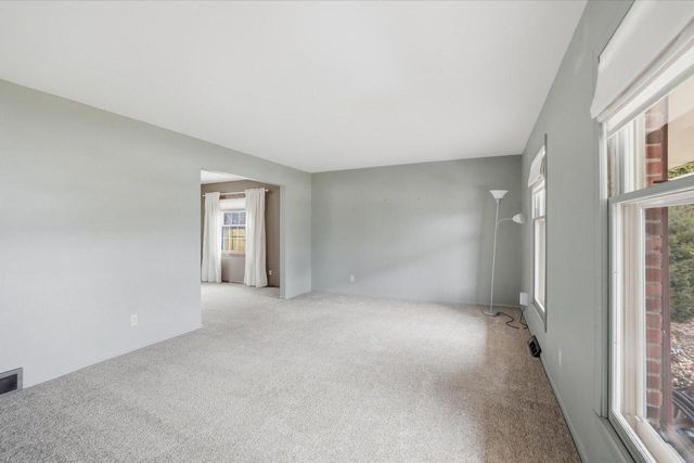 4615 S Camrose AVENUE, New Berlin, WI 53151