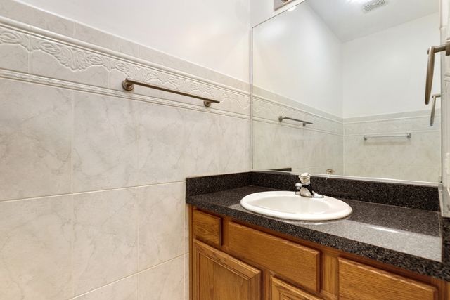 8542 Latrobe Avenue, Burbank, IL 60459