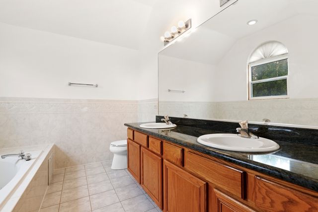 8542 Latrobe Avenue, Burbank, IL 60459