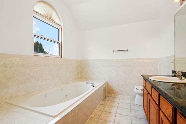 8542 Latrobe Avenue, Burbank, IL 60459