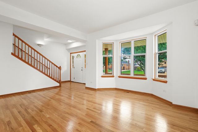 8542 Latrobe Avenue, Burbank, IL 60459